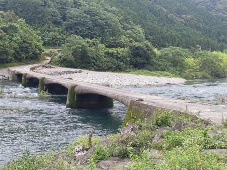 向山橋（上岡沈下橋）